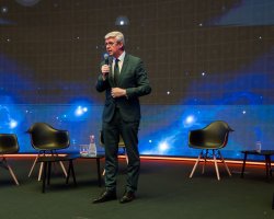 oslava v Planetariu